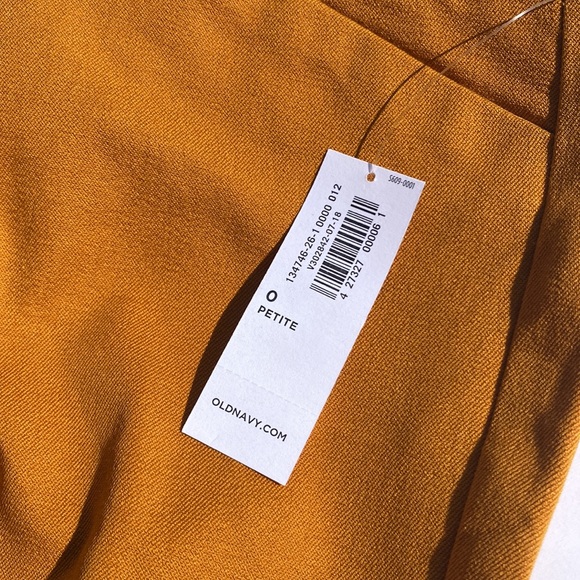 Old Navy Pixie Pants- Size: 0P - Picture 8 of 8